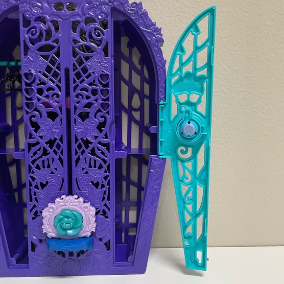 Monster High Skulltimate Secrets Garden Mysteries Twyla’s Closet - Picture 6 of 8